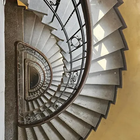 Art In Old Town Apartment