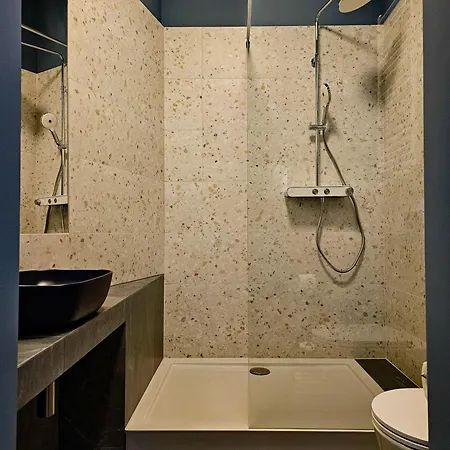 Art In Old Town Apartment